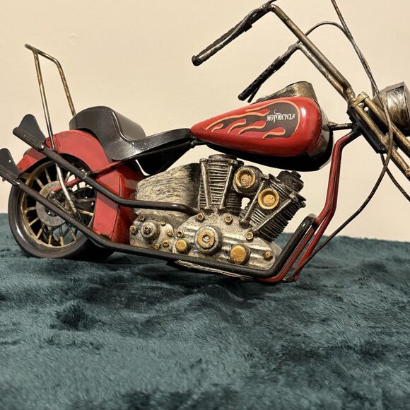 Vintage Retro Style Tin Metal Model Red Chopper Motorcycle Decor - Picture 7 of 14